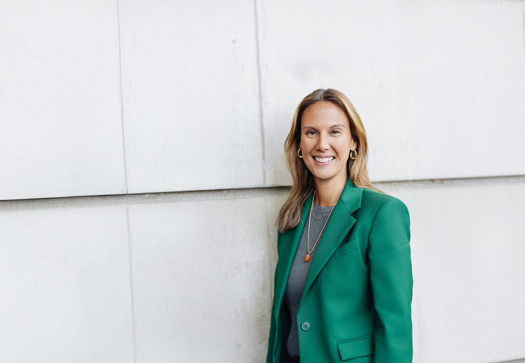 Jessica Hanneken lächelt freundlich in die Kamera.