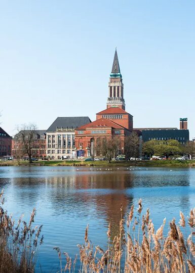 Ein Foto vom Rathaus in Kiel.