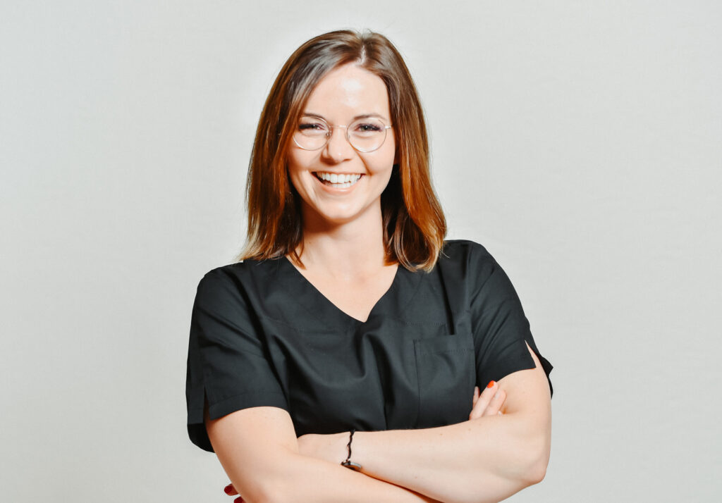 Porträt von der Zahnärztin Dr. Stefanie Windorfer